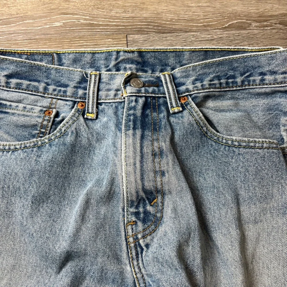 Levis 505 Regular Fit Jeans Mens 32x30 Light Wash Blue Straight Leg Distressed